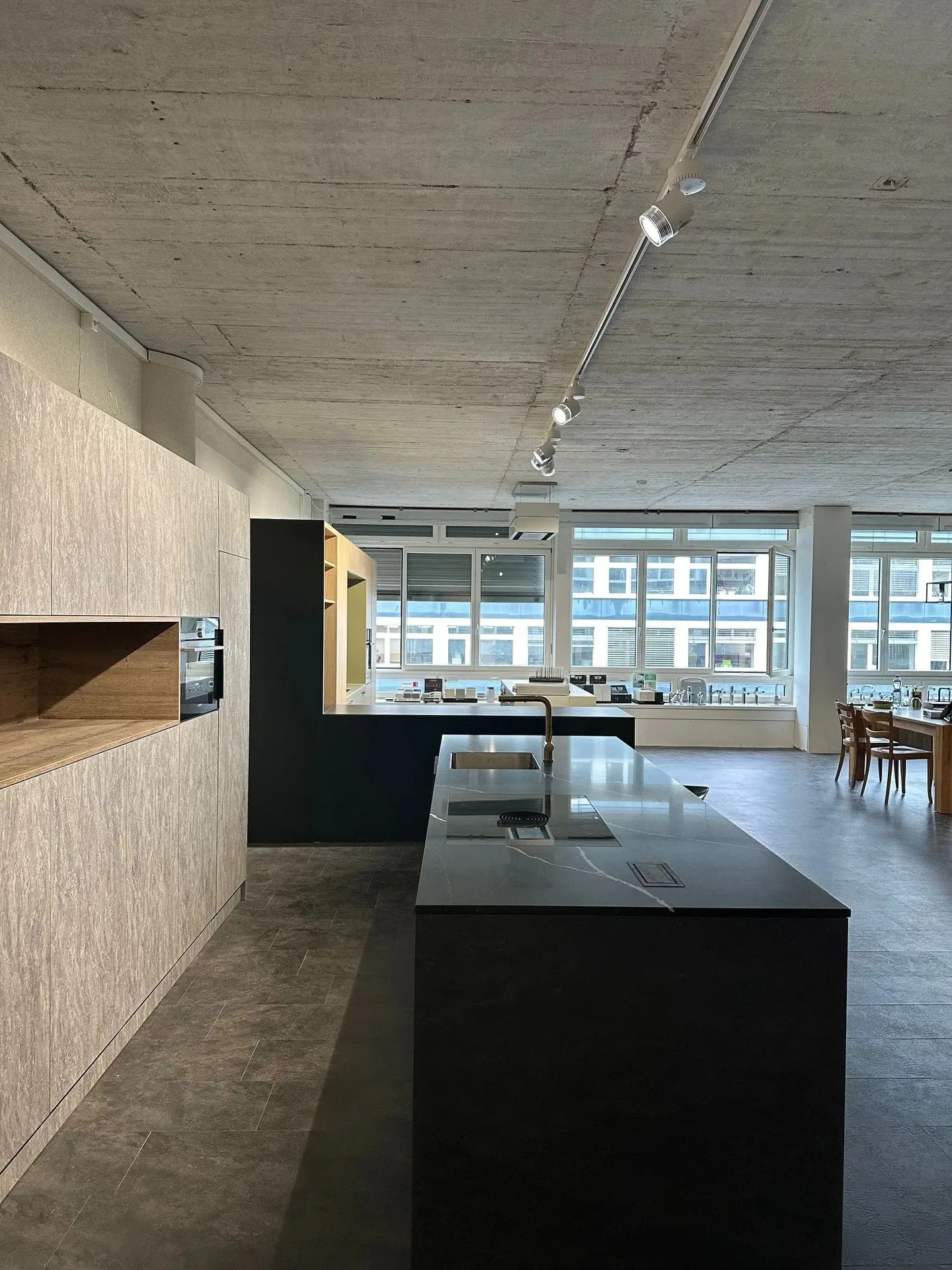 Commercial for rent, Räffelstrasse 11, in Zürich, Switzerland - Photo 2 of 12