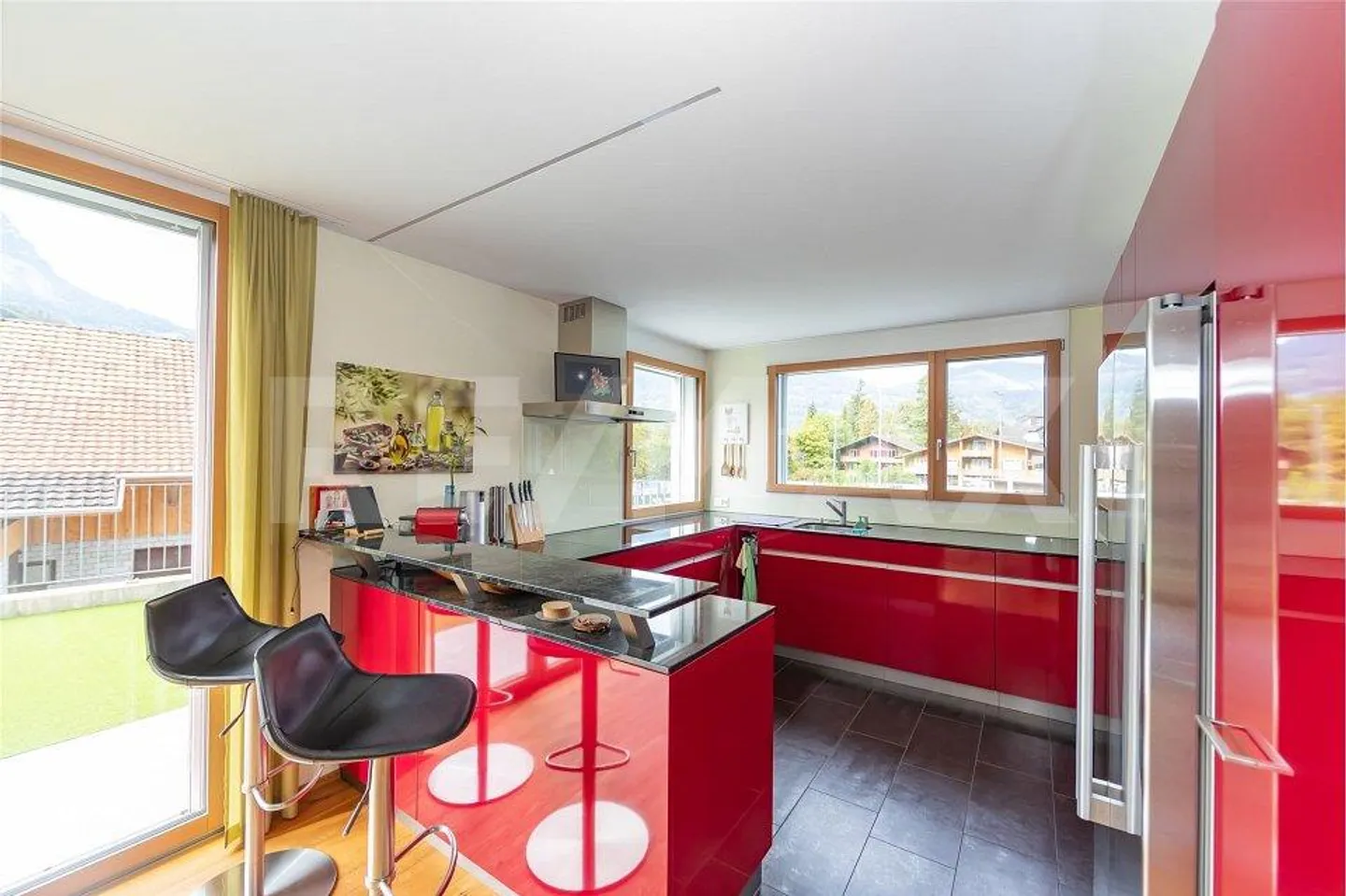 Exclusive condominium with potential - Photo 4 of 13