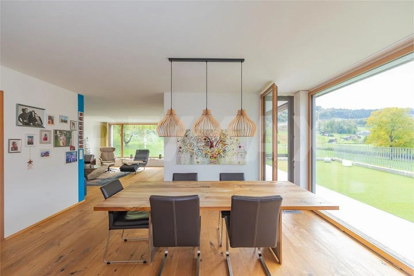 Exclusive condominium with potential - Photo 6 of 13