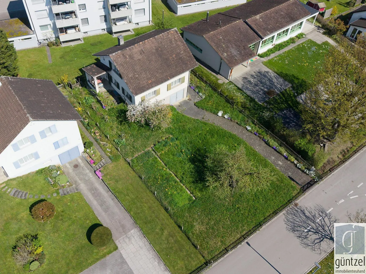 Entwicklungsmöglichkeit in Familiengebiet - Foto 1 von 10