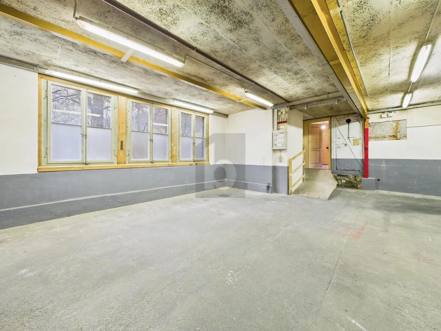 POLYVALENT DANS UN EMPLACEMENT CENTRAL - Photo 3 sur 6