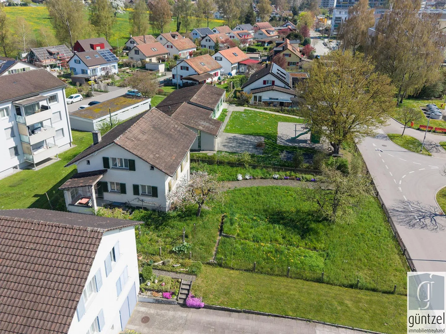 Entwicklungsmöglichkeit in Familiengebiet - Foto 2 von 10