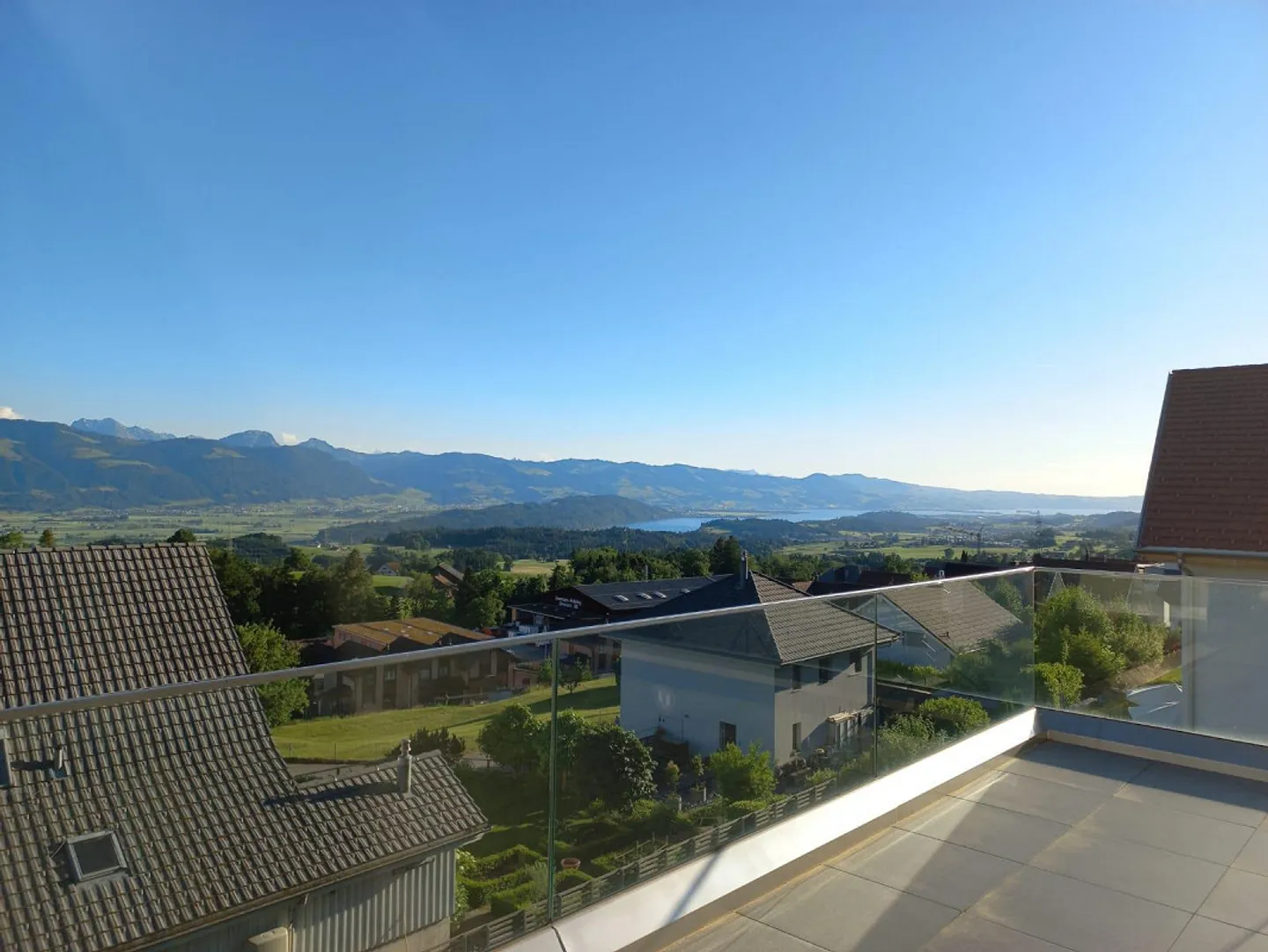 Charmante Wohnung mit Terrassen - Foto 3 von 10