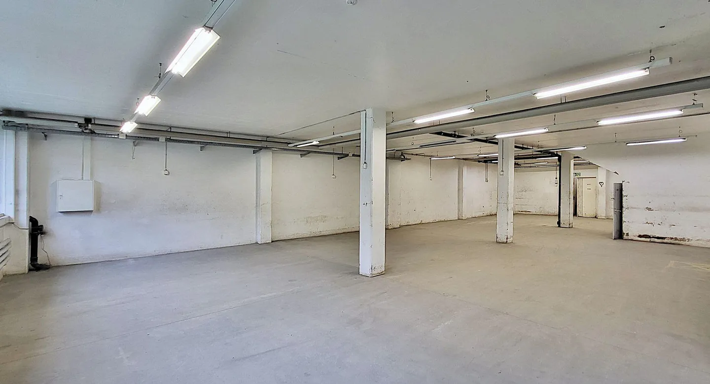 252 m² di spazio commerciale - ideale per vari utilizzi! - Foto 2 di 5