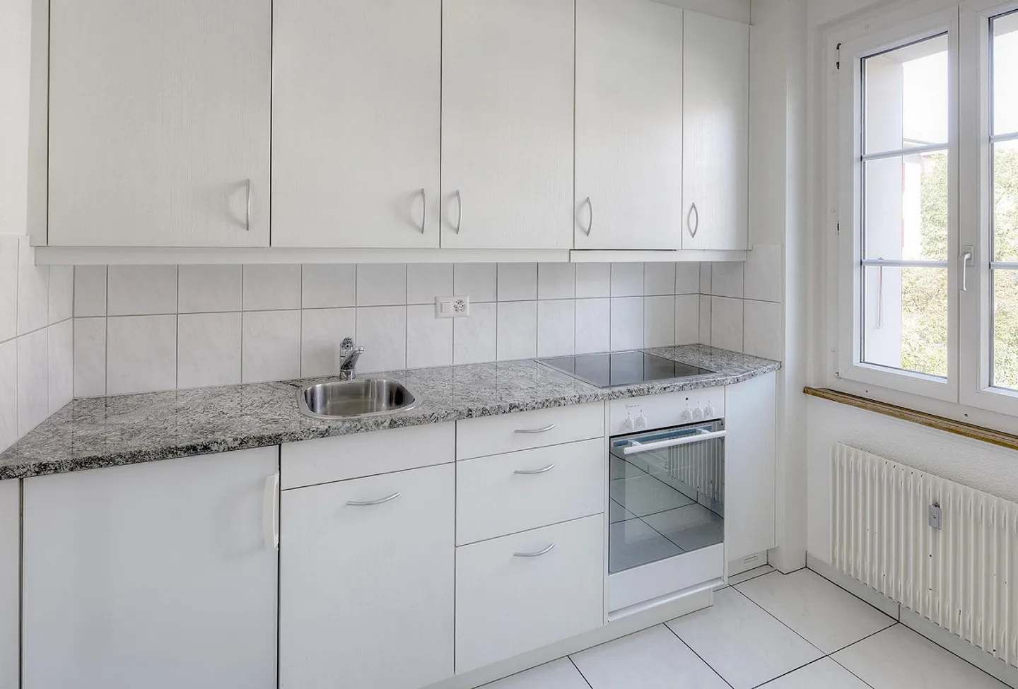 Prima occupazione nel cuore della città di Berna - Foto 1 di 2
