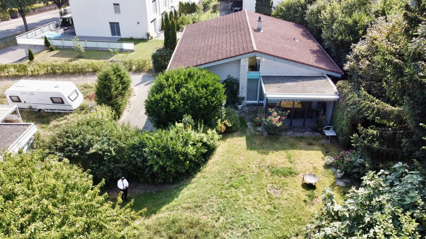 Spaziosa casa indipendente di 6,5 stanze con giardino e veranda - Foto 2 di 17