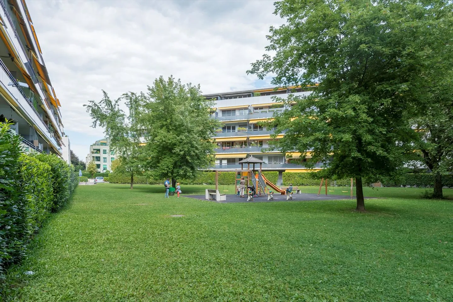 Thonex - Außenparkplatz - Foto 2 von 2