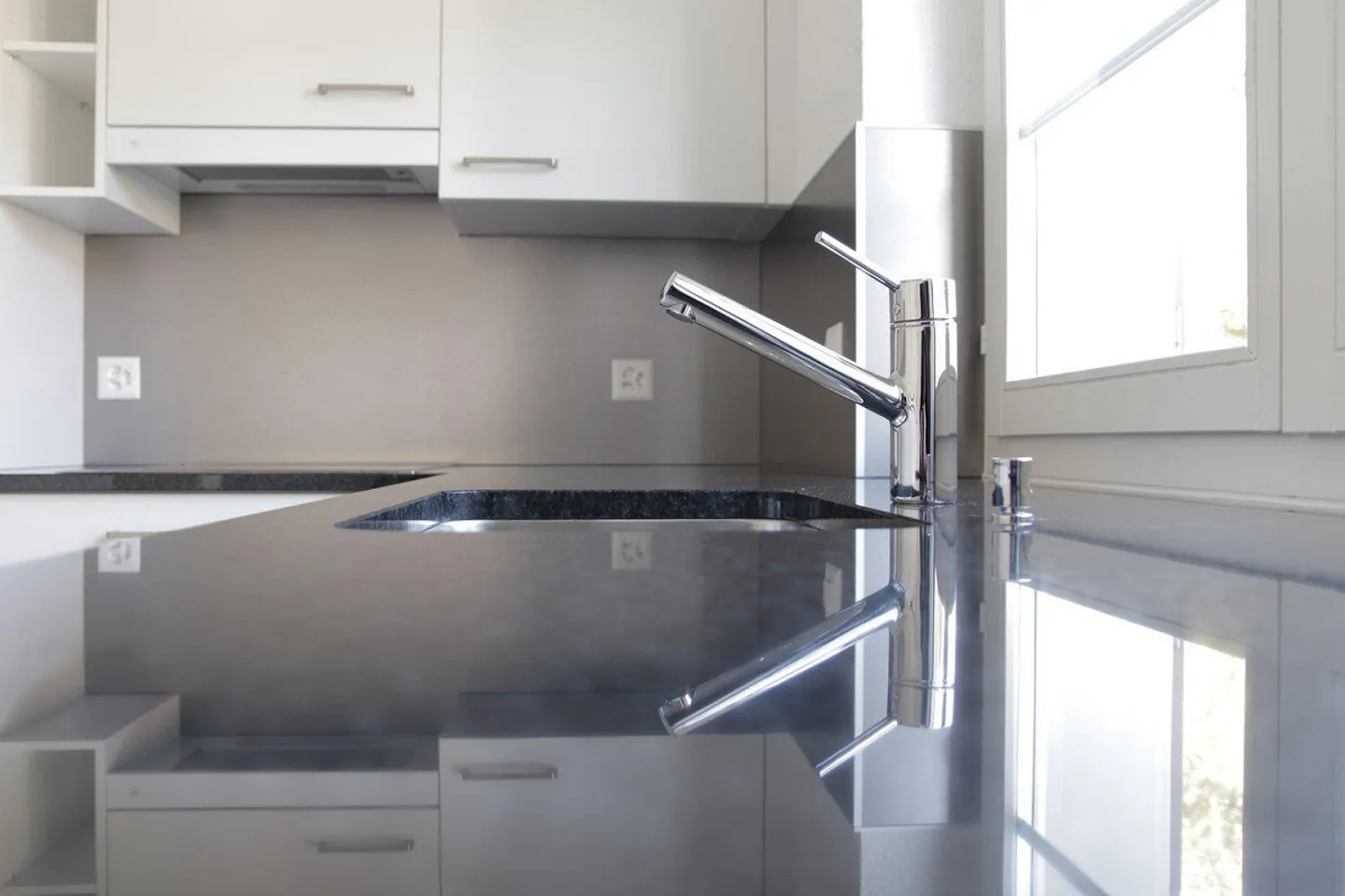 Large 5.5-room maisonette apartment with loggia in the heart of Giebenach - Photo 3 of 7