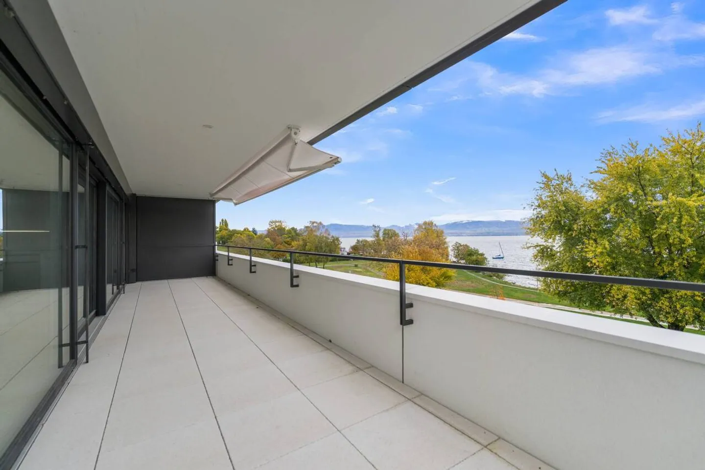 Neues Luxusapartment - 4,5 Zimmer Ecke mit 76m² Balkon - Seeblick - Foto 1 von 9