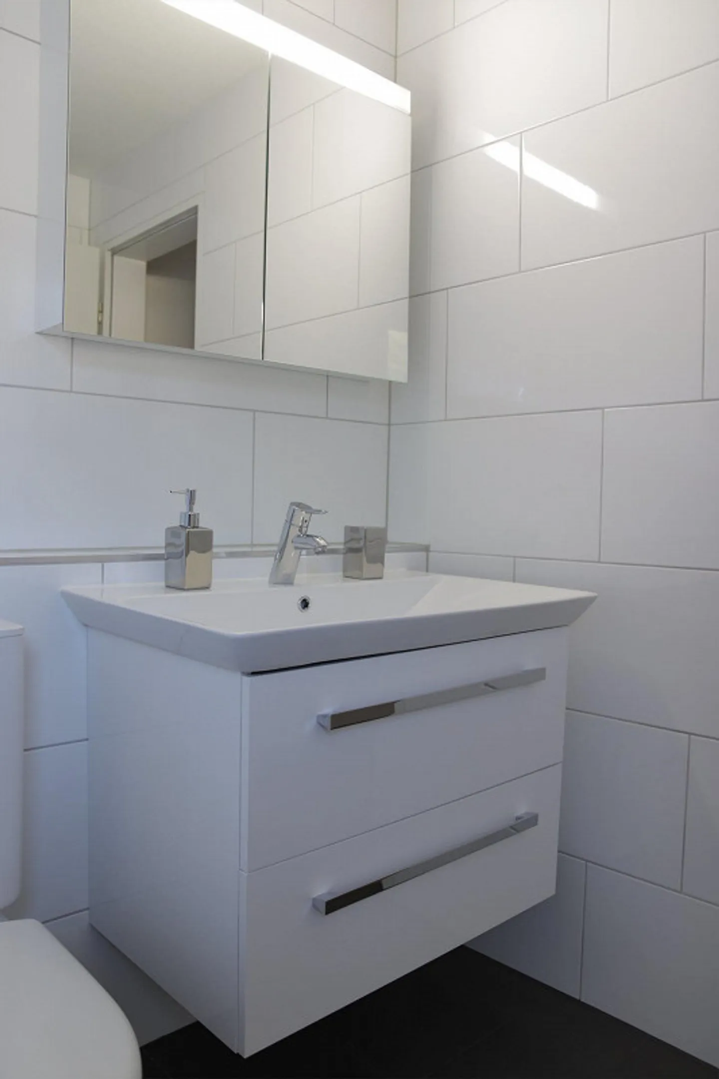 Large 5.5-room maisonette apartment with loggia in the heart of Giebenach - Photo 6 of 7