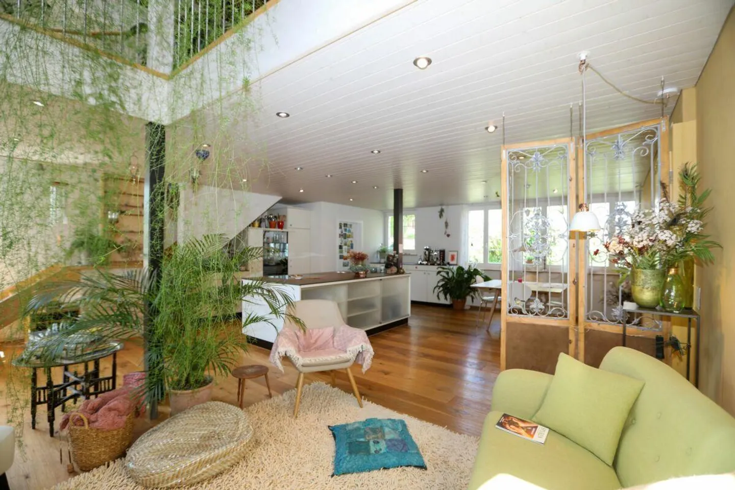 Maison bifamiliale avec magnifique jardin de fleurs - Un objet de passion! - Photo 3 sur 22