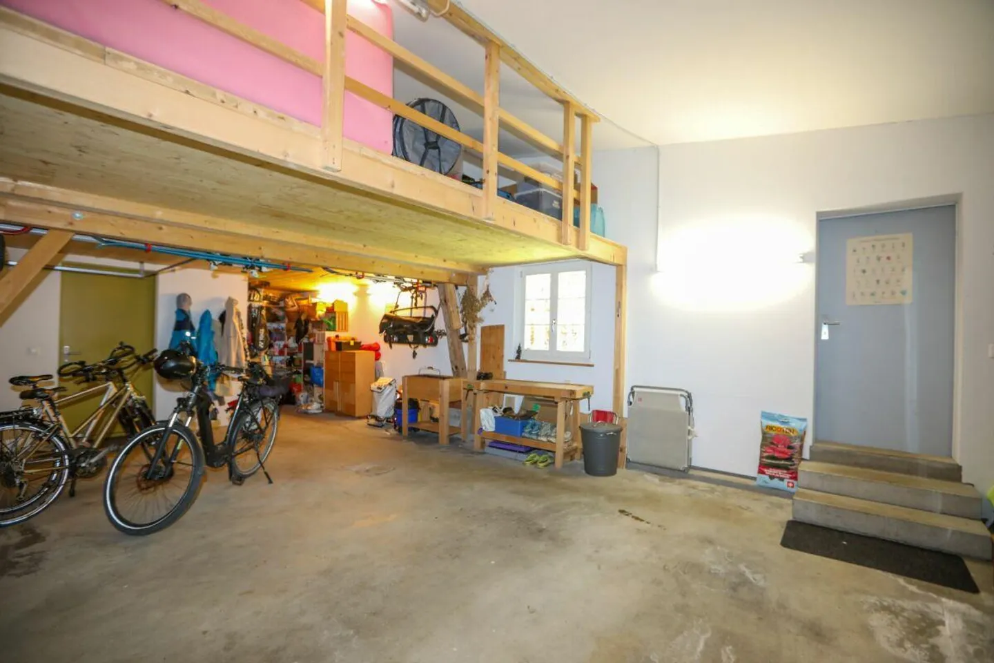 Maison bifamiliale avec magnifique jardin de fleurs - Un objet de passion! - Photo 16 sur 22