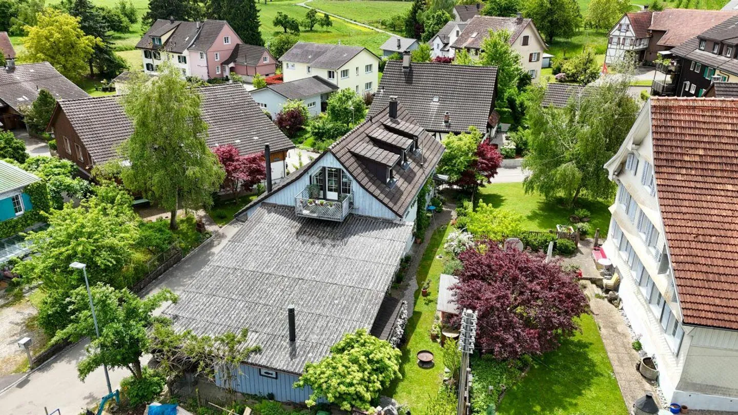 Maison bifamiliale avec magnifique jardin de fleurs - Un objet de passion! - Photo 21 sur 22