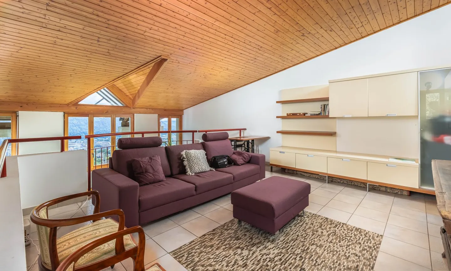 Villa con grande terreno e vista aperta a Vacallo Alta - Foto 5 di 9