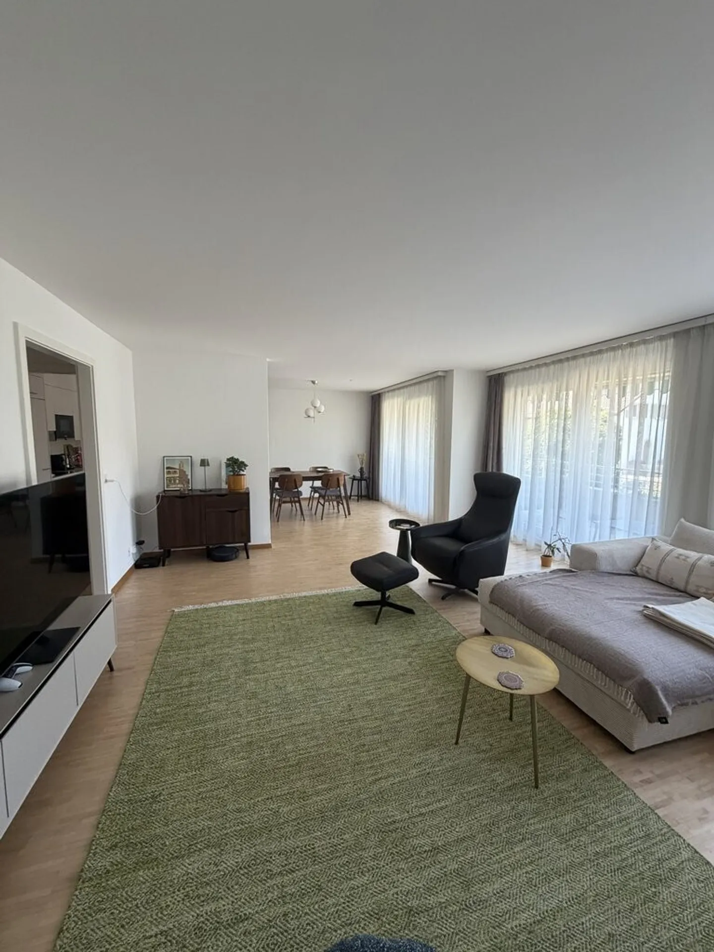 Bell'appartamento di 4,5 locali vicino al lago - Foto 3 di 8