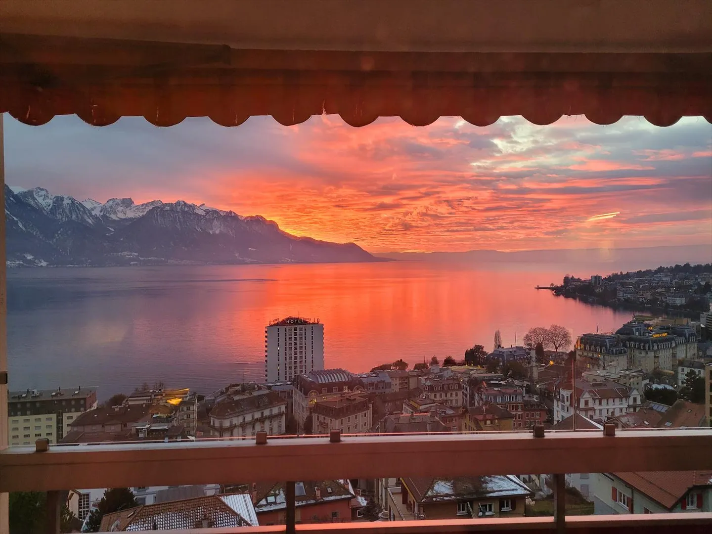 Appartamento con vista panoramica e piscina interna a Montreux - Foto 8 di 8