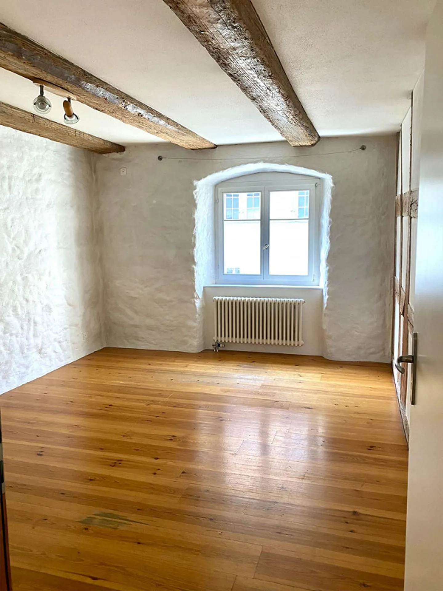 Appartamento di 3,5 stanze nel centro storico direttamente sul Reno con balcone - Foto 2 di 10