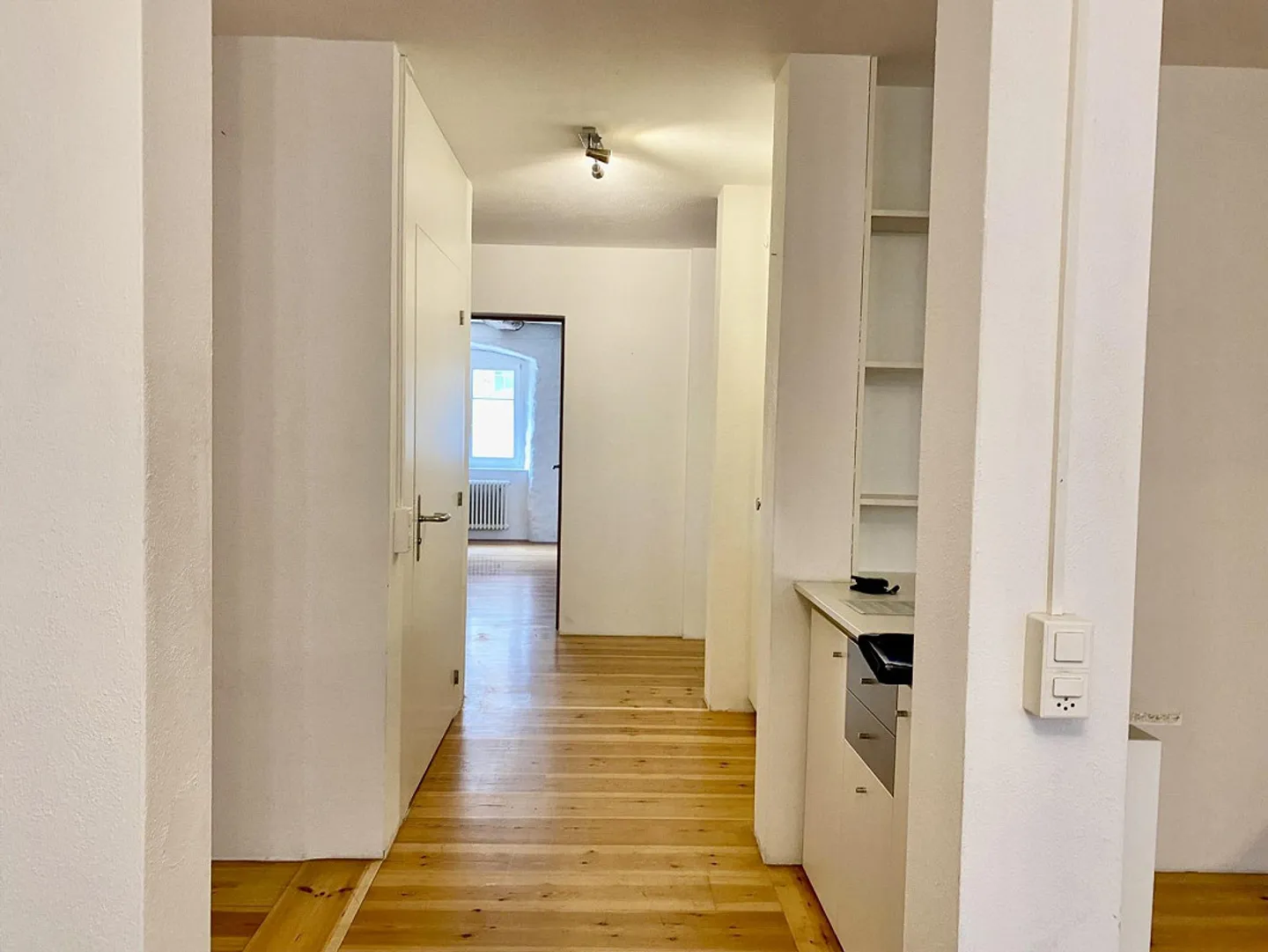 Appartamento di 3,5 stanze nel centro storico direttamente sul Reno con balcone - Foto 5 di 10