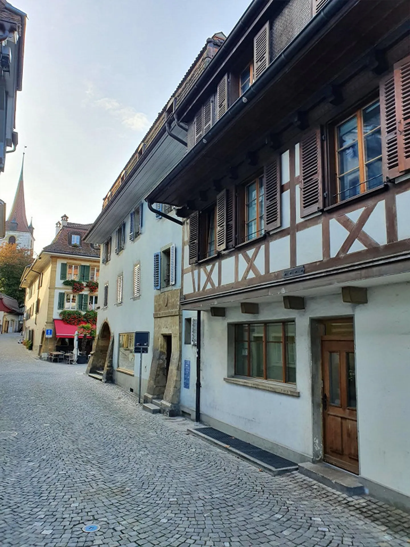 Appartamento affascinante con camino nel cuore di Murten - Foto 1 di 6