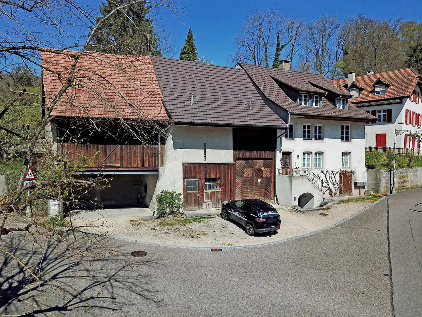 Edificio residenziale ed economico nella zona centrale di Hemmiken BL - Foto 2 di 14