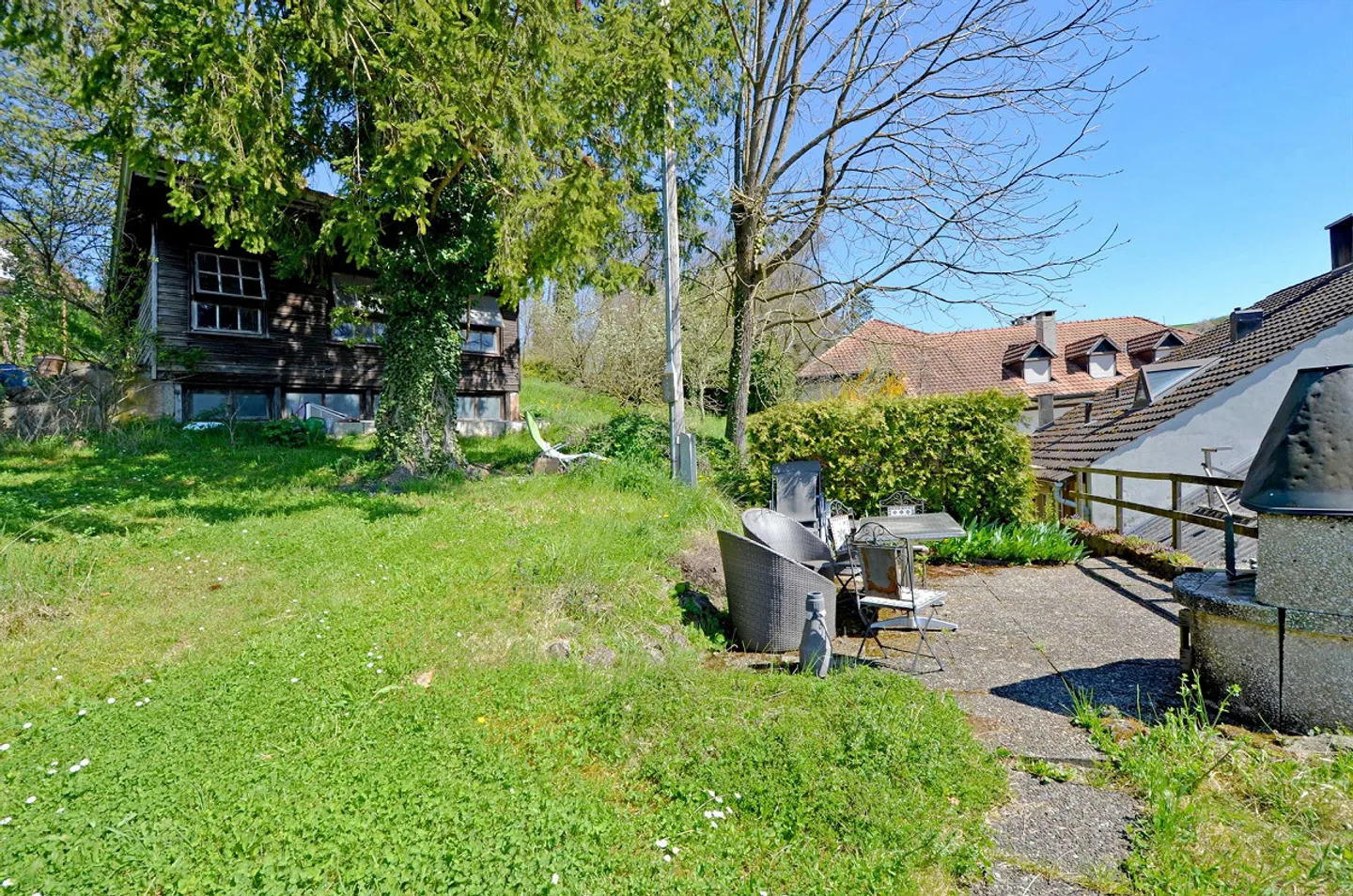 Edificio residenziale ed economico nella zona centrale di Hemmiken BL - Foto 4 di 14