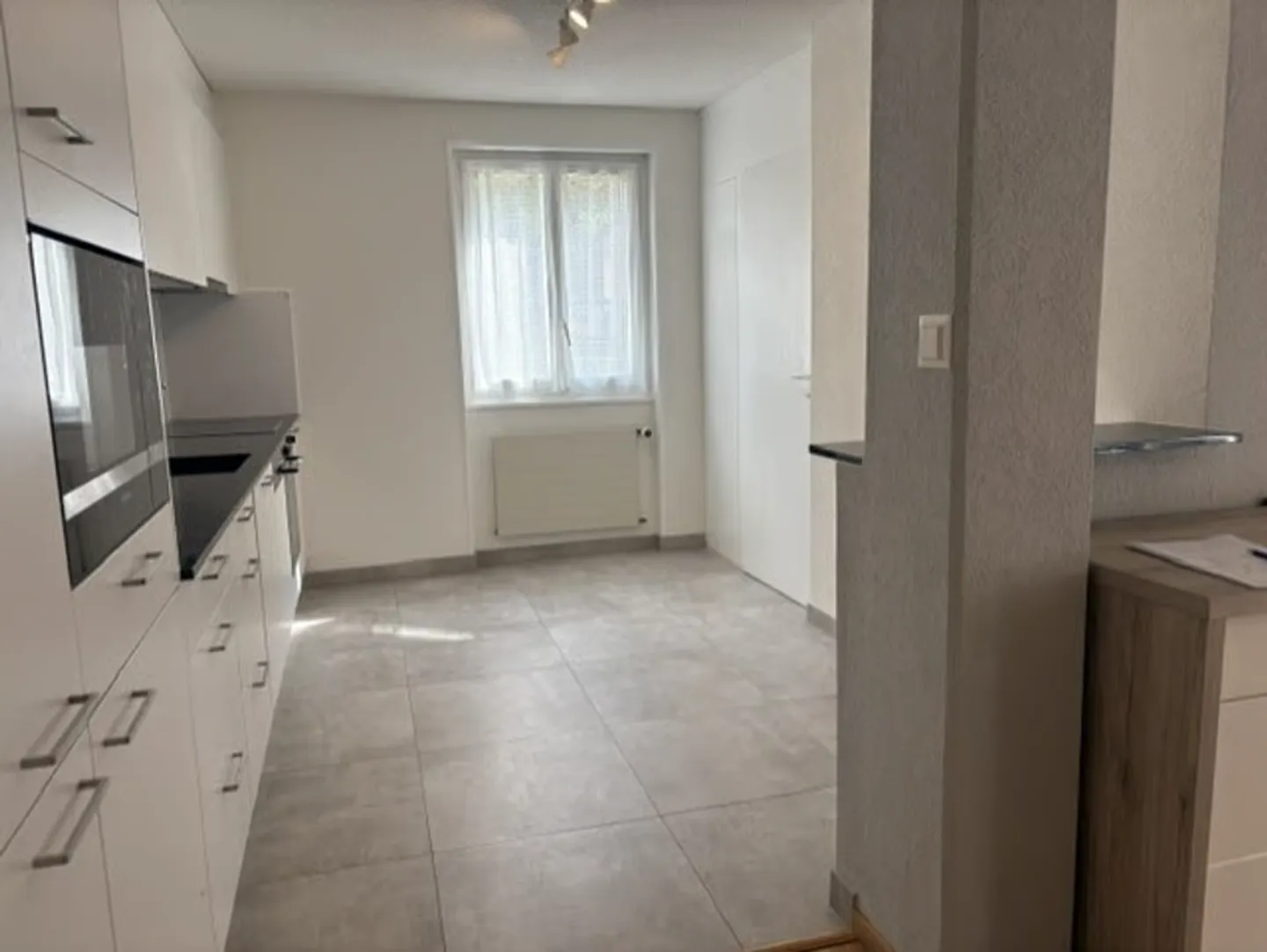Schöne Wohnung von ~100 m2 in einem Einfamilienhaus mit Terrasse - Foto 3 von 10