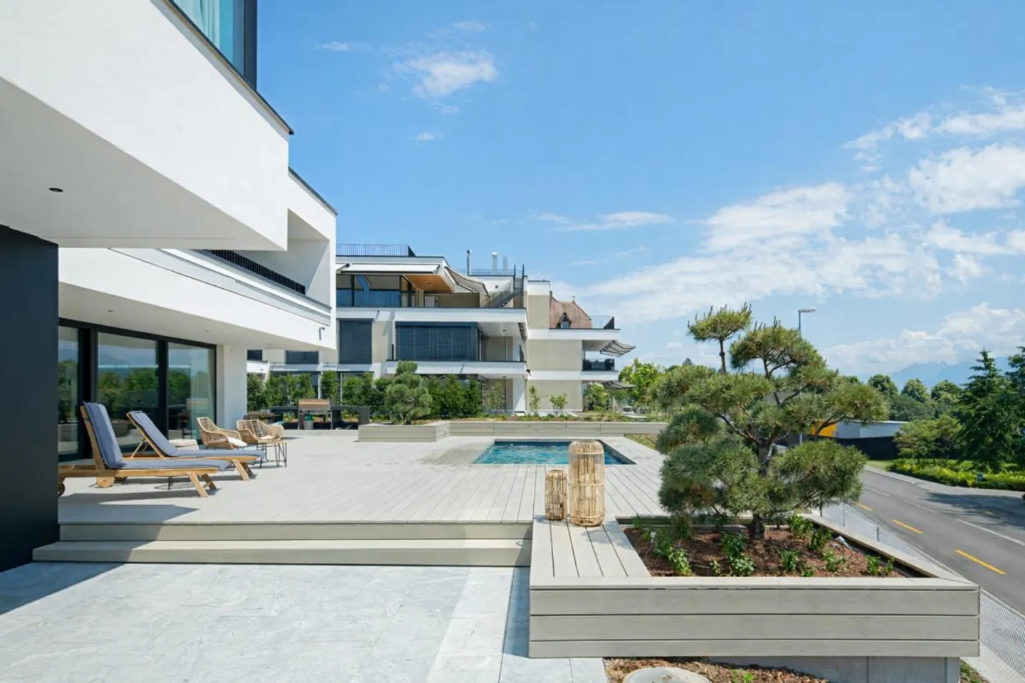 Dream Villa Near the Lake - Photo 1 of 5