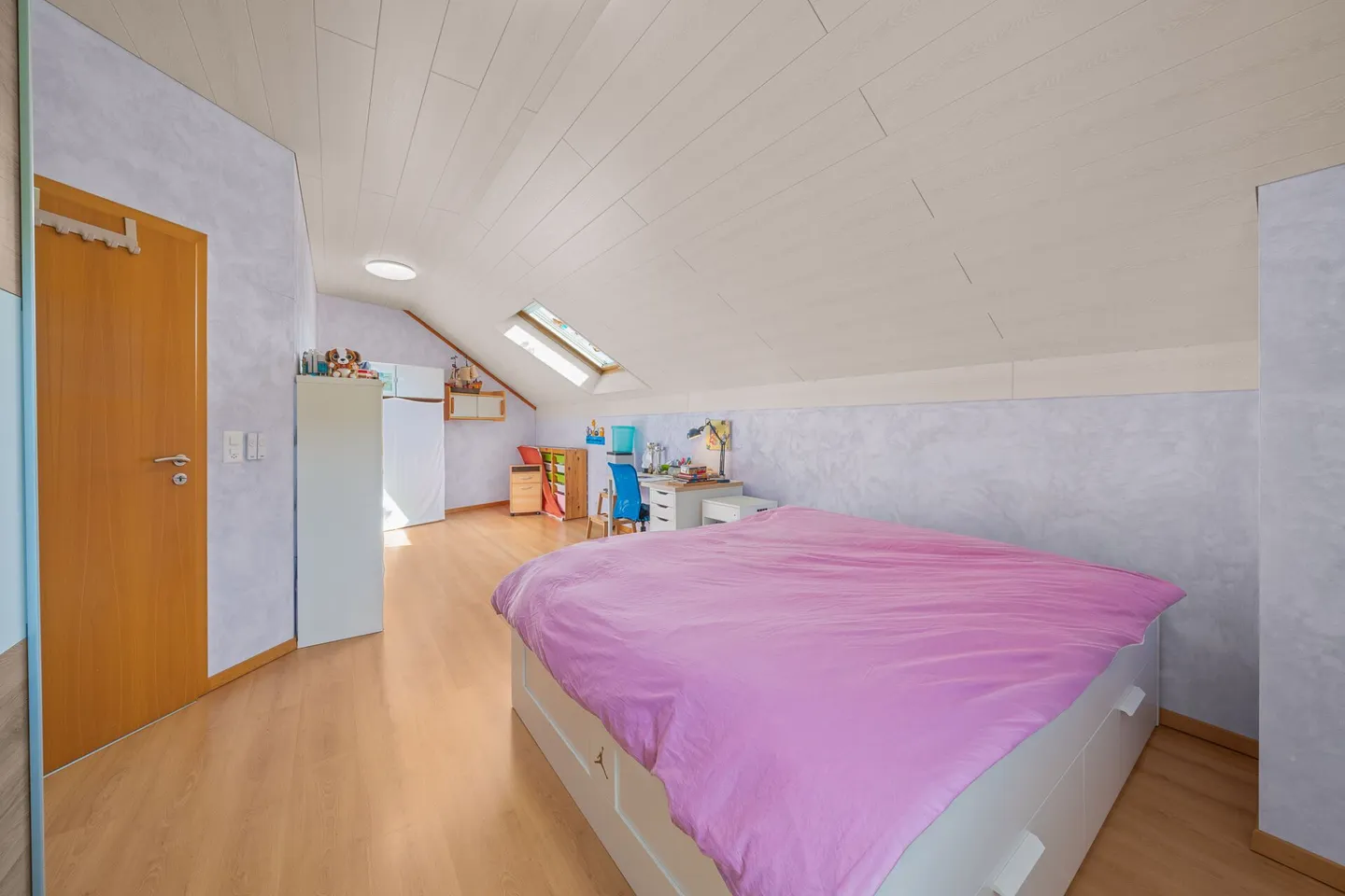 Superb individual villa with a large plot - Photo 8 of 11