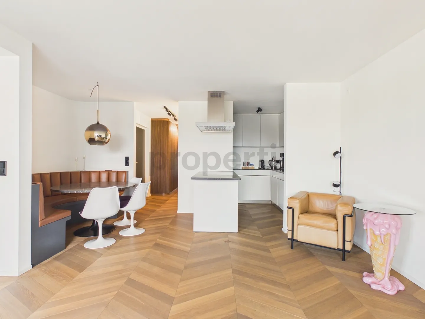 Furnished 3.5-room apartment with balcony, Zurich - Photo 4 of 13