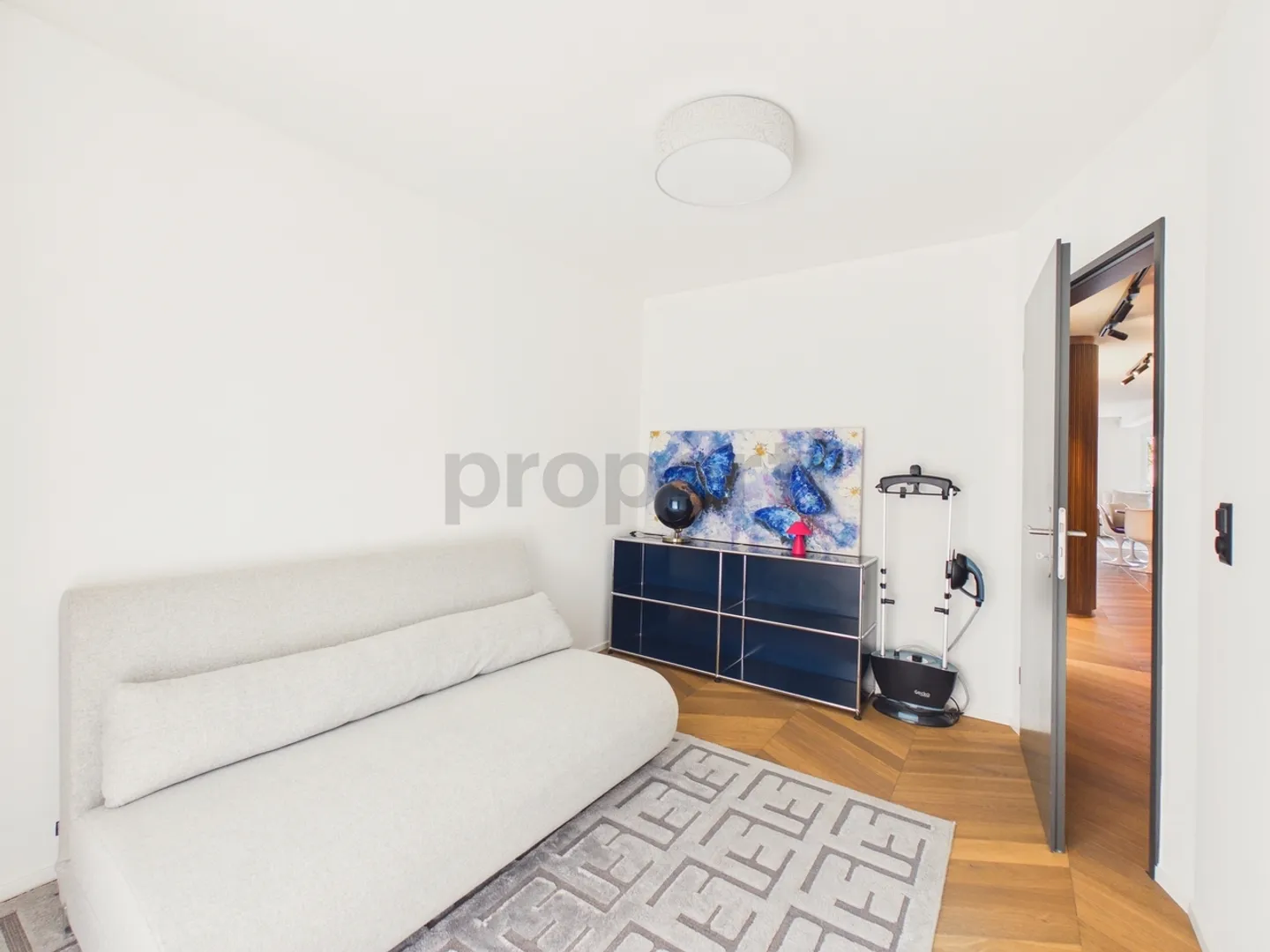 Furnished 3.5-room apartment with balcony, Zurich - Photo 10 of 13