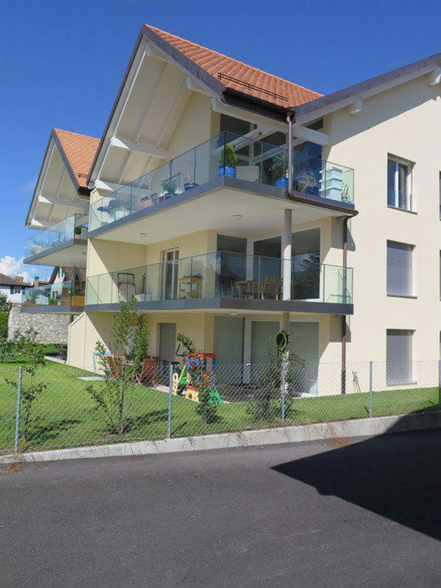 Charmante Wohnung in Chavannes - Foto 1 von 13
