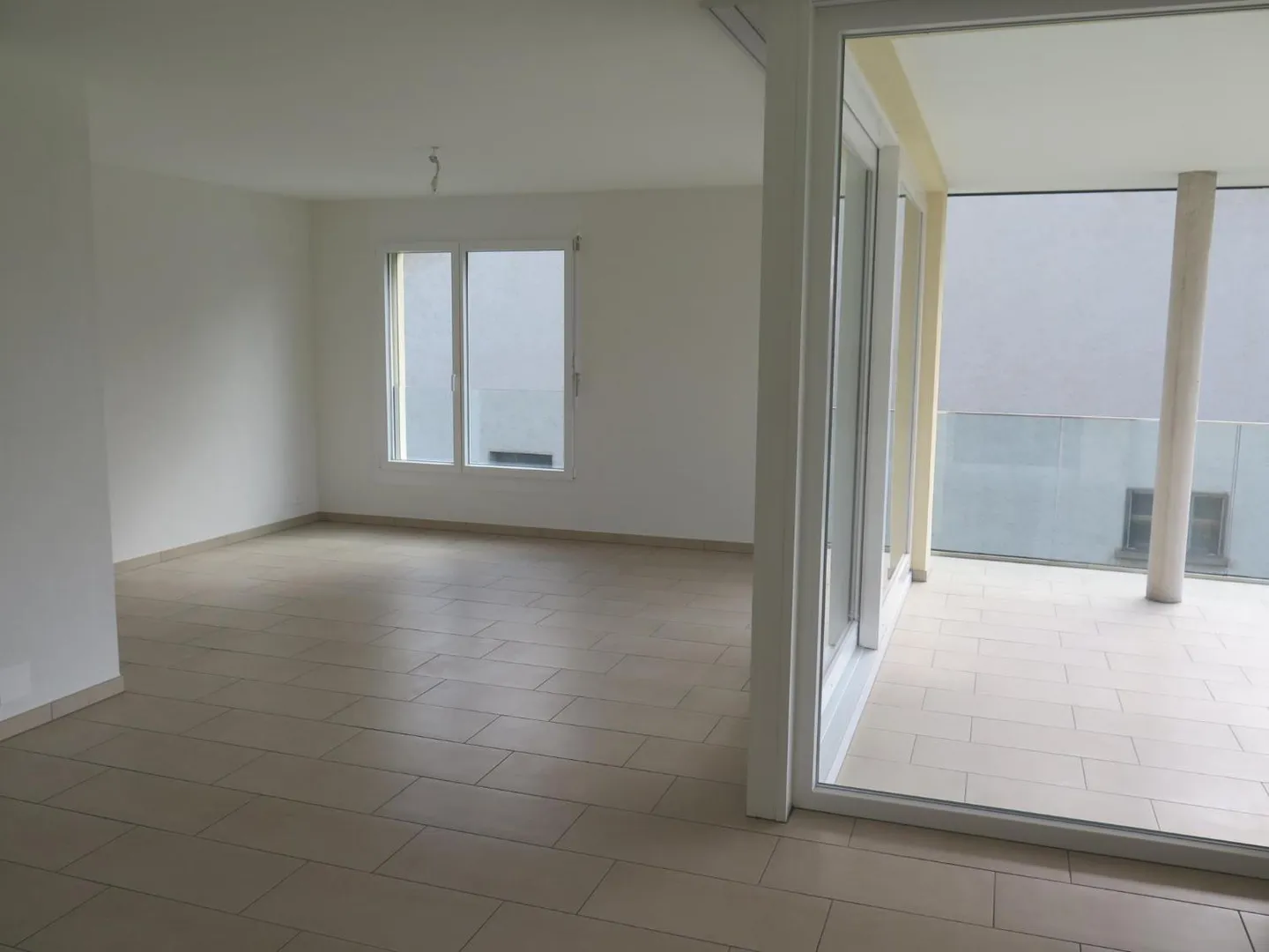 Charmante Wohnung in Chavannes - Foto 3 von 13