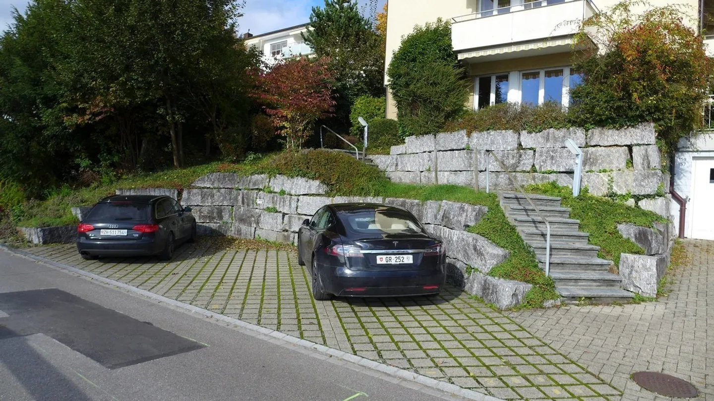 Places de parking près de la gare de Männedorf à louer - Photo 2 sur 2