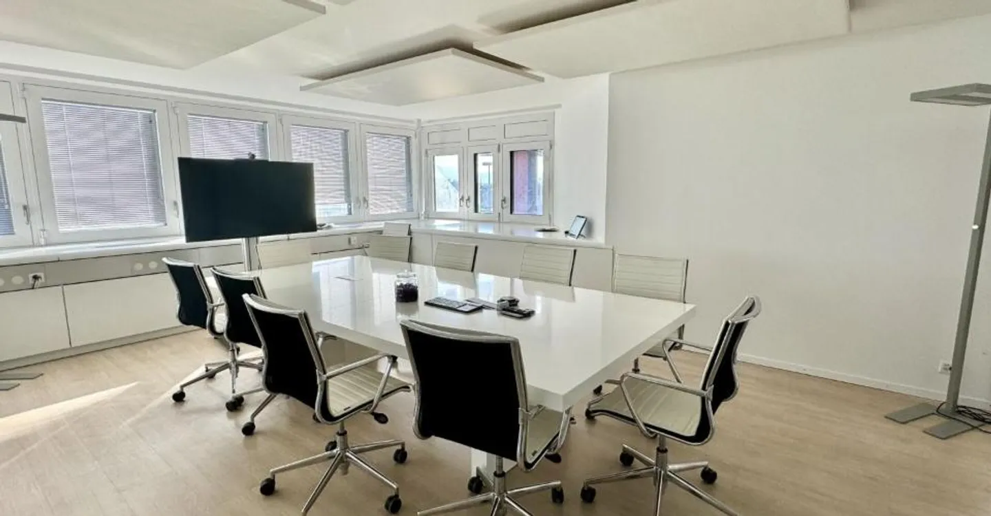 Spacious and modern commercial space! - Photo 2 of 8