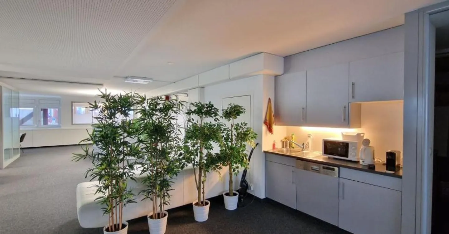 Spacious and modern commercial space! - Photo 7 of 8