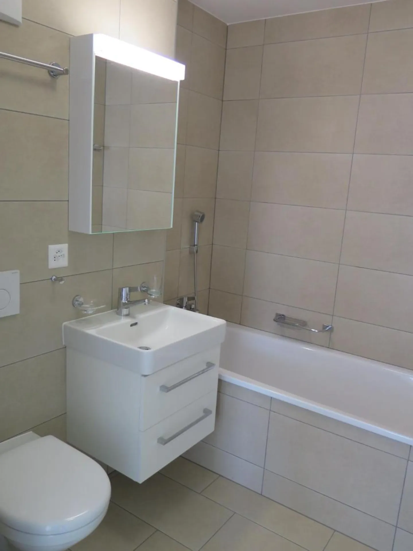 Charmante Wohnung in Chavannes - Foto 11 von 13