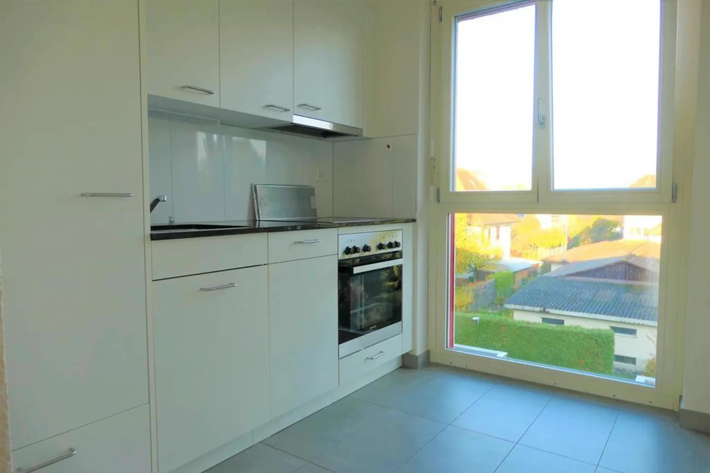 Grosse Wohnung mit Balkon - Foto 2 von 4