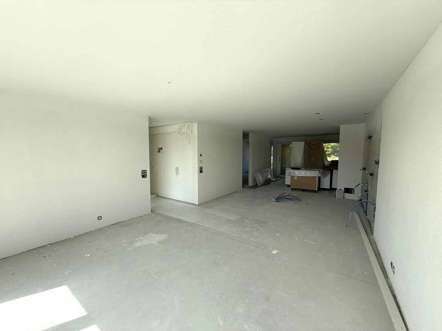Geräumige Wohnung mit Terrasse - Foto 4 von 13