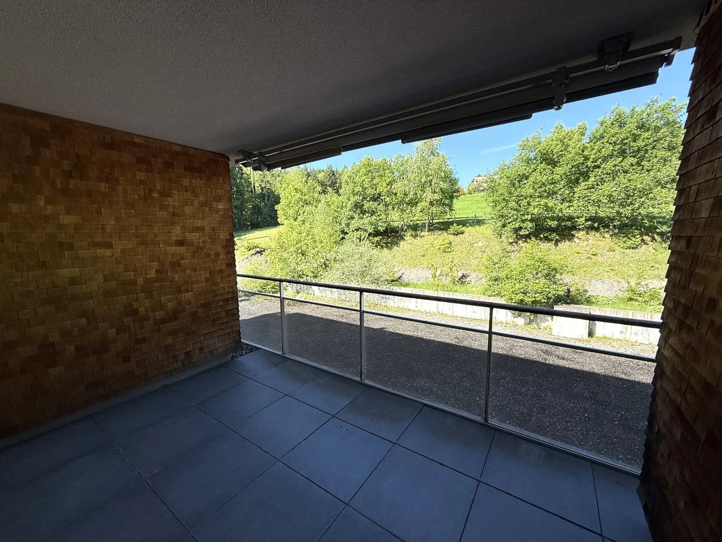 Geräumige Wohnung mit Terrasse - Foto 9 von 13