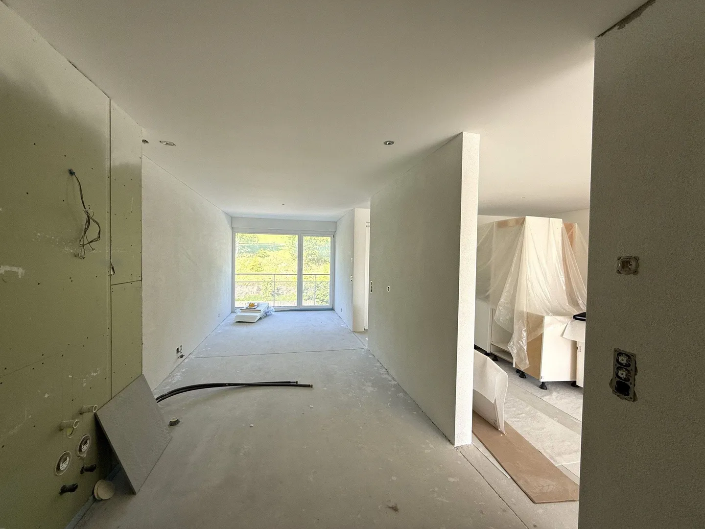 Geräumige Wohnung mit Terrasse - Foto 10 von 13