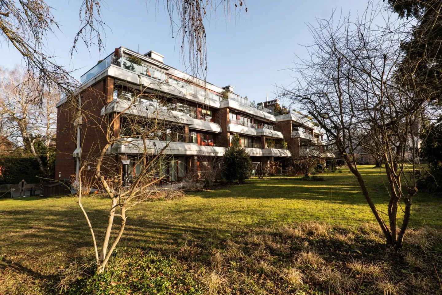 Condominio luminoso in una posizione residenziale idilliaca - Foto 1 di 3