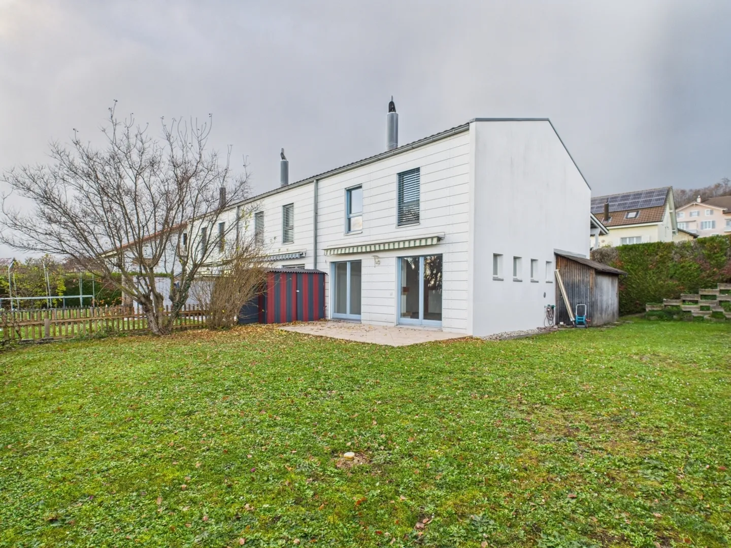 Spacious family townhouse in Cormondrèche: calm, comfort, and large garden - Photo 10 of 11