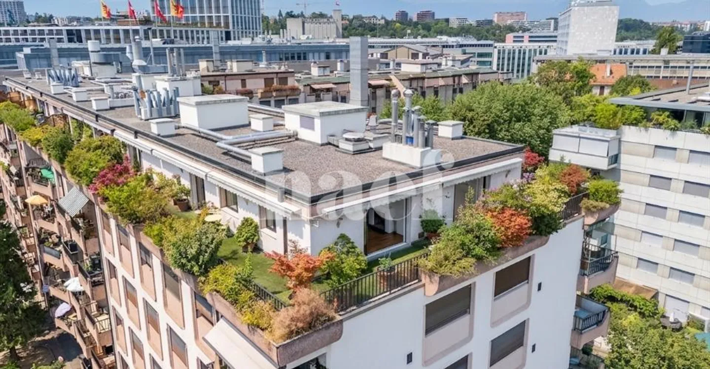 Bel attique avec terrasse - Photo 12 sur 13