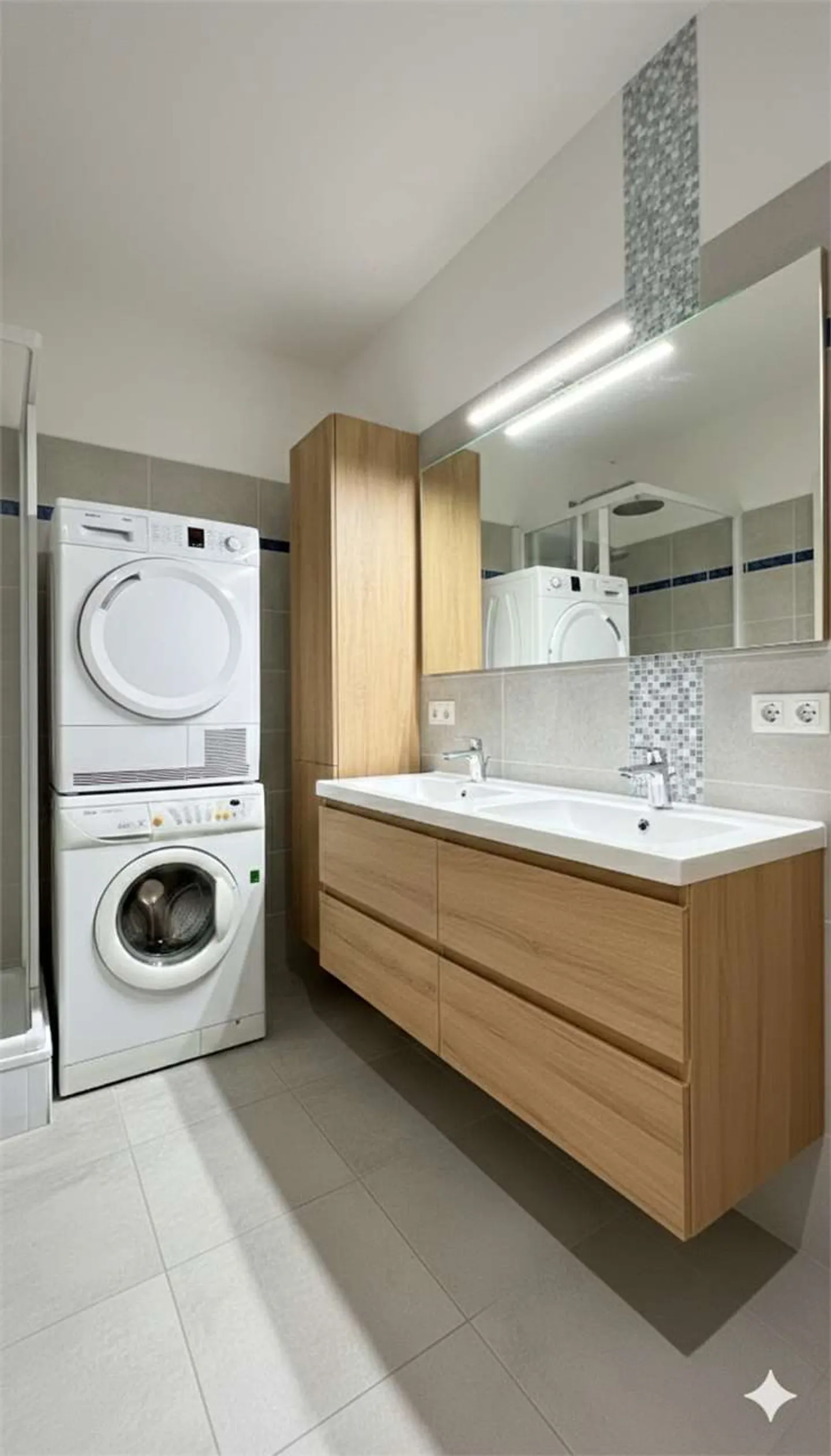 Appartement Charmant avec Vue sur le Lac - Photo 19 sur 23