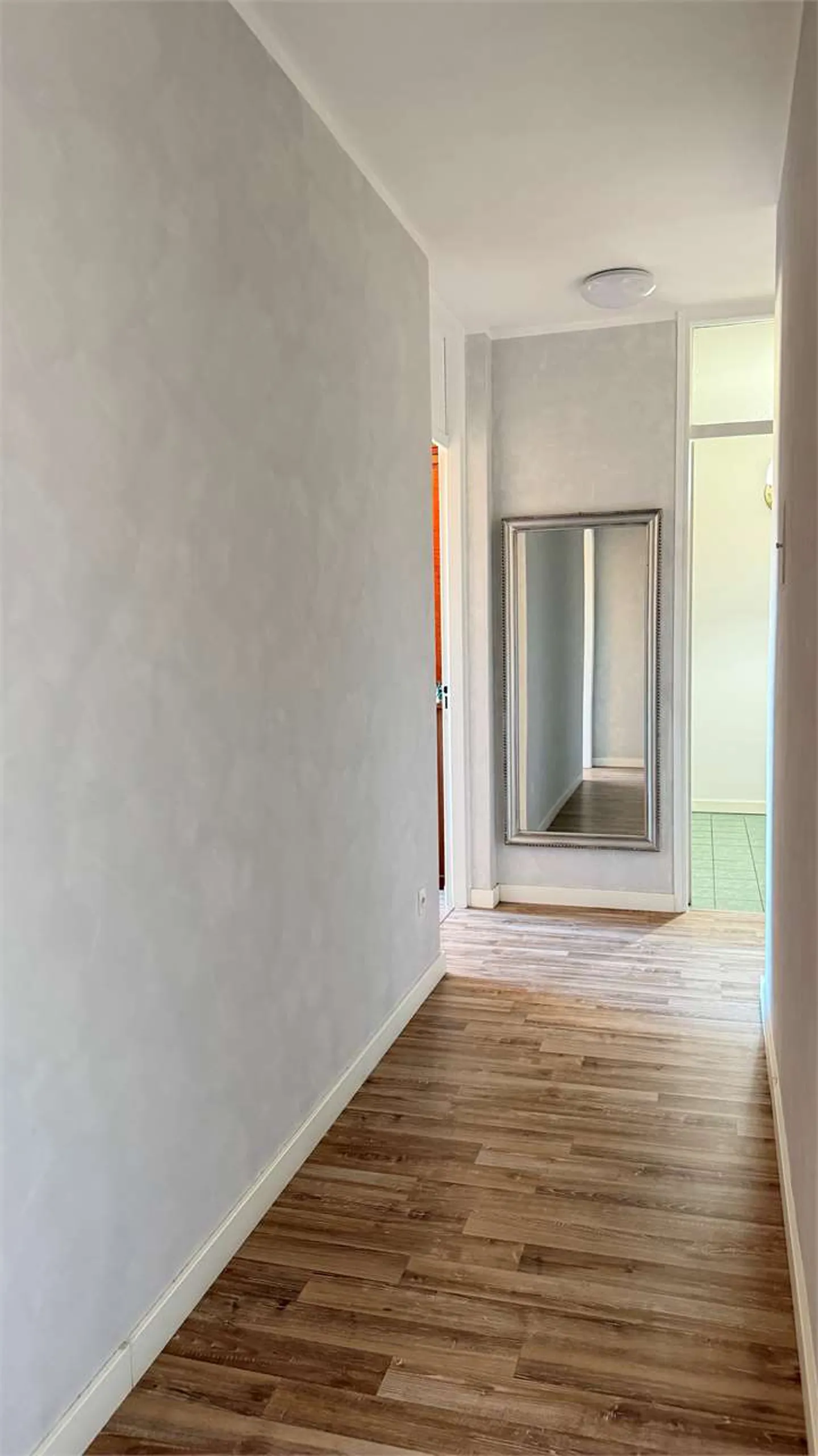 Appartement Charmant avec Vue sur le Lac - Photo 22 sur 23