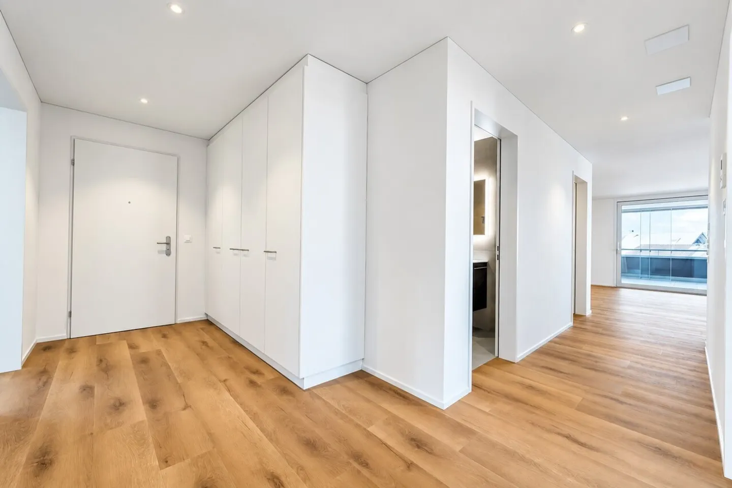 Appartamento moderno con design unico - Foto 8 di 12