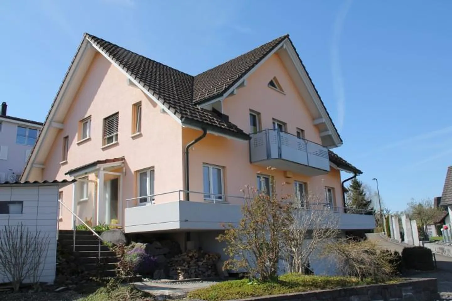 Casa unifamiliare di 7,5 stanze - in un tranquillo quartiere residenziale in posizione perfetta - Foto 2 di 26