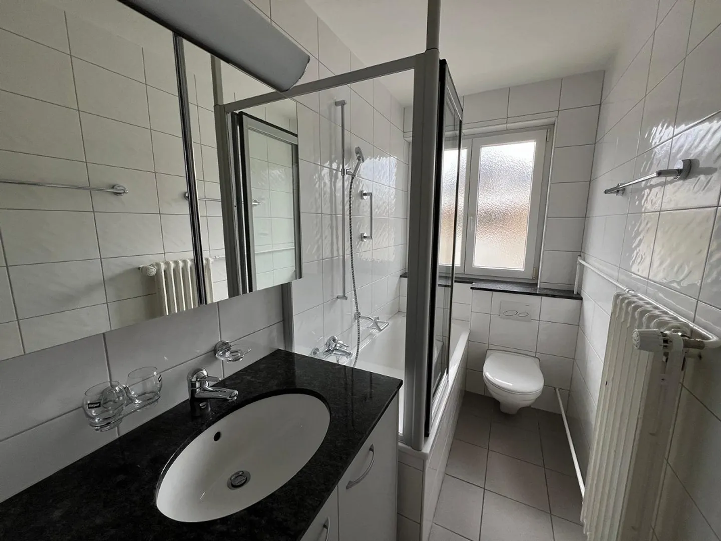 Vivere attraente in una posizione tranquilla - Foto 6 di 9