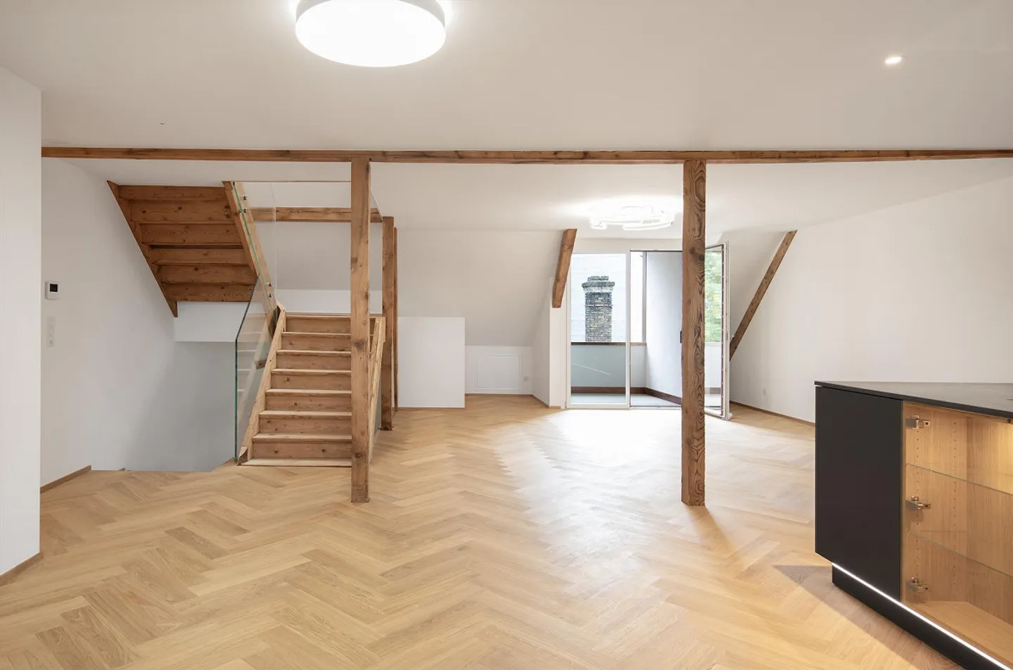 Design meets history - completely renovated maisonette apartment - Photo 3 of 11