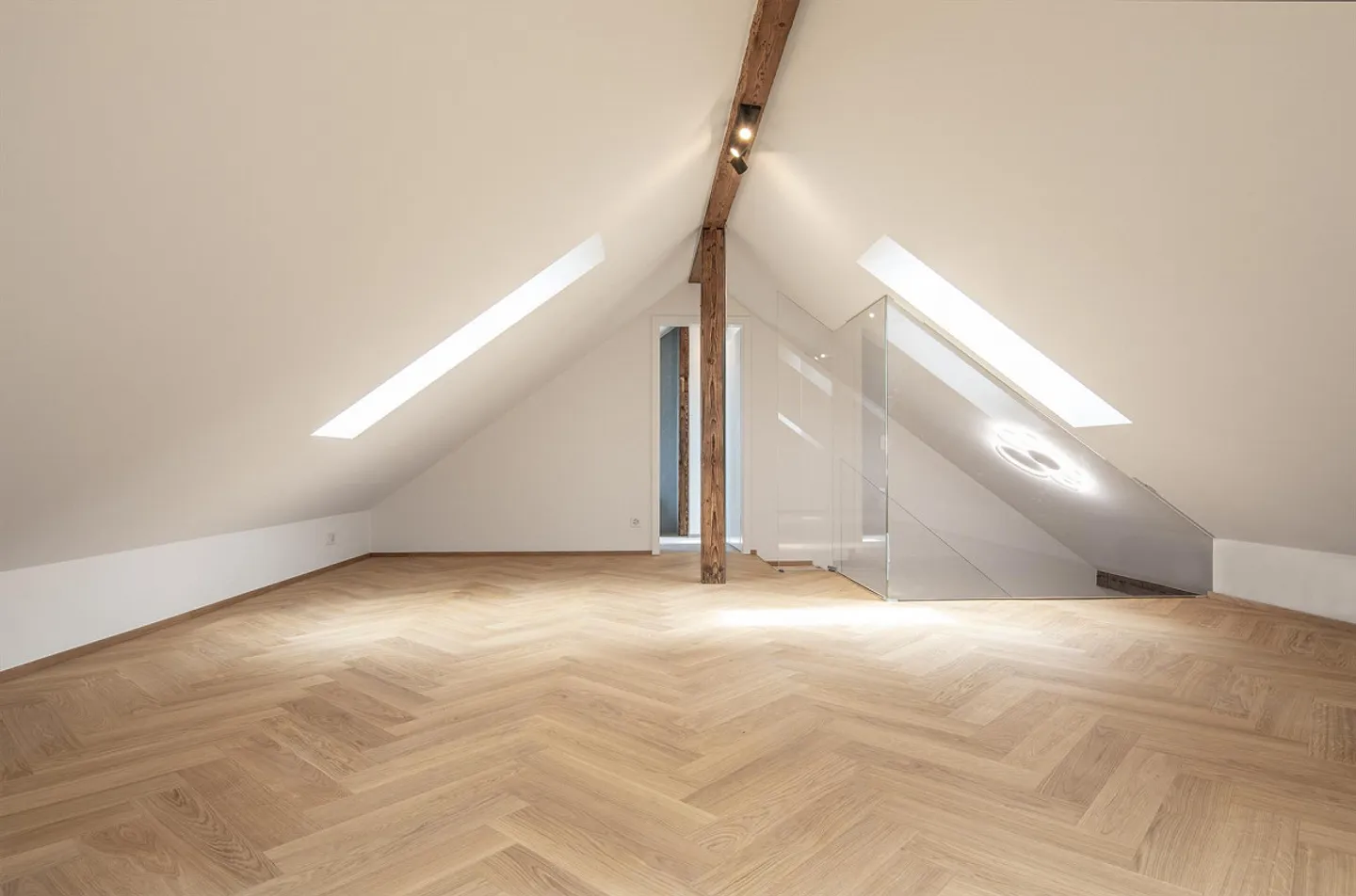 Design meets history - completely renovated maisonette apartment - Photo 8 of 11
